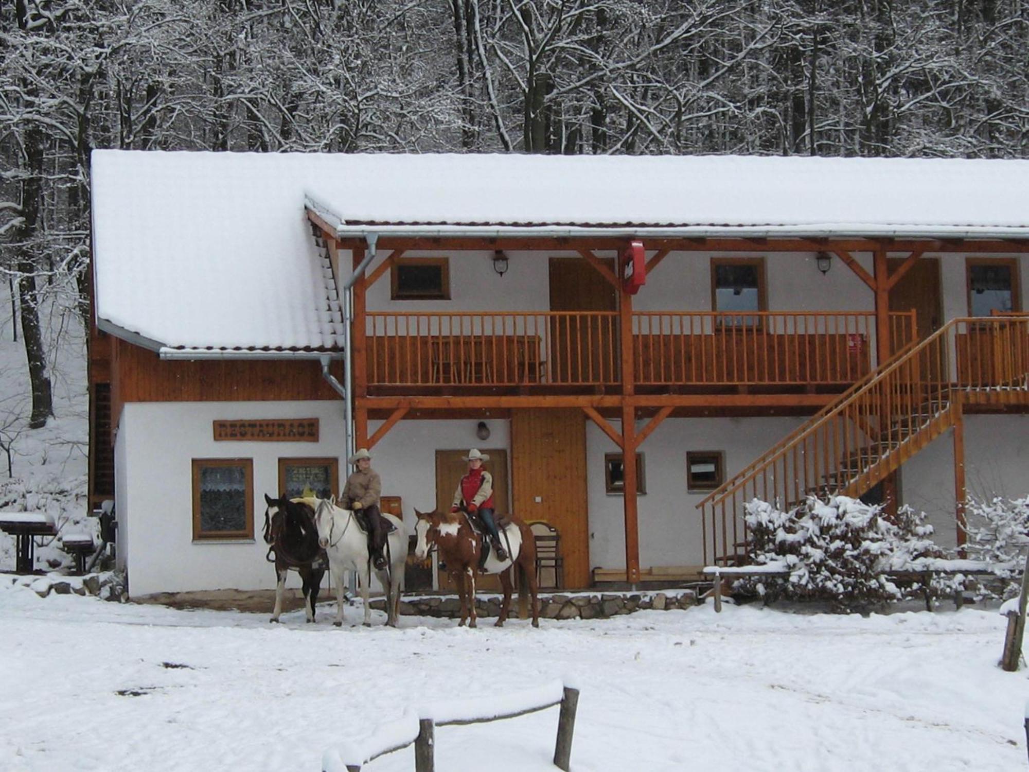 Penzion U Strakatého Koně Blansko Exterior foto